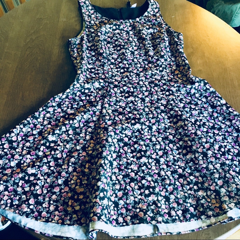 H&M | Fit & Flare Polyester Floral Twirly Dress